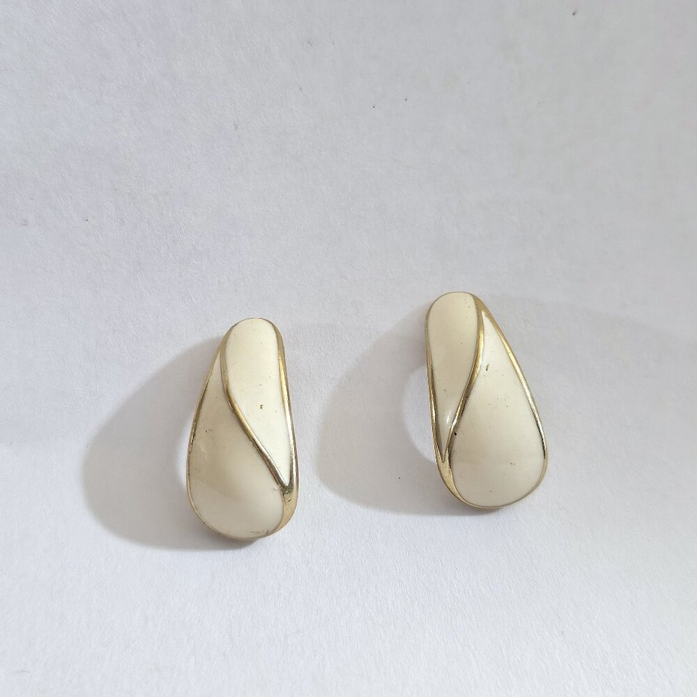 Vintage Trifari Cream Enamel Gold Tone Earrings